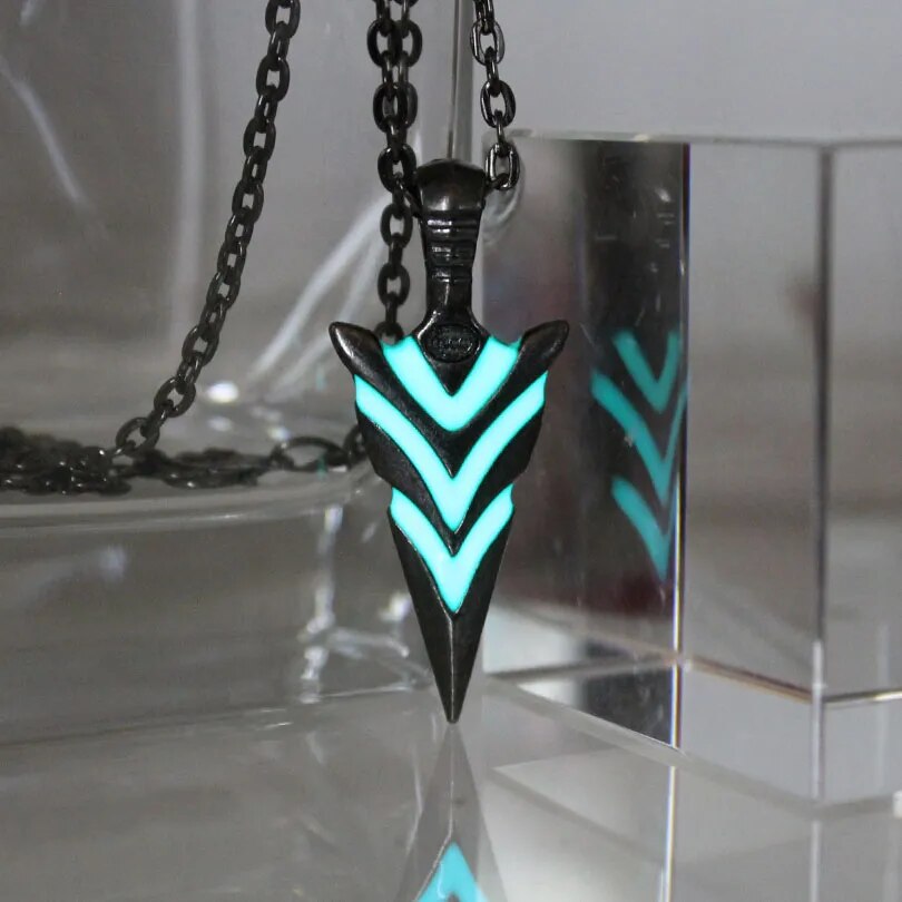 Glowing Arrow Necklace (4 colors)