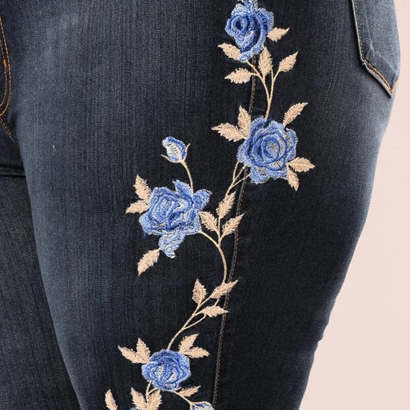 Jeans With Embroidered Flowers