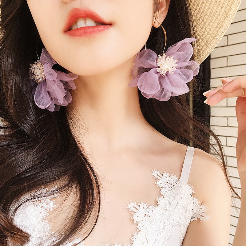 Dangle Flower Earrings (white/pink)