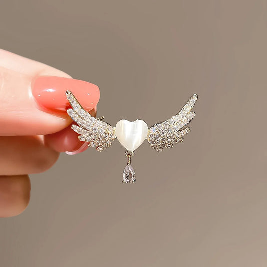 Elegant Angel's Wings Rhinestone Brooch