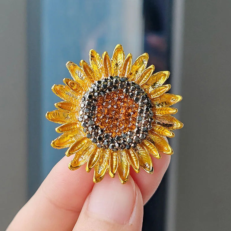 Luxury Vintage Rhinestone Sunflower Brooch