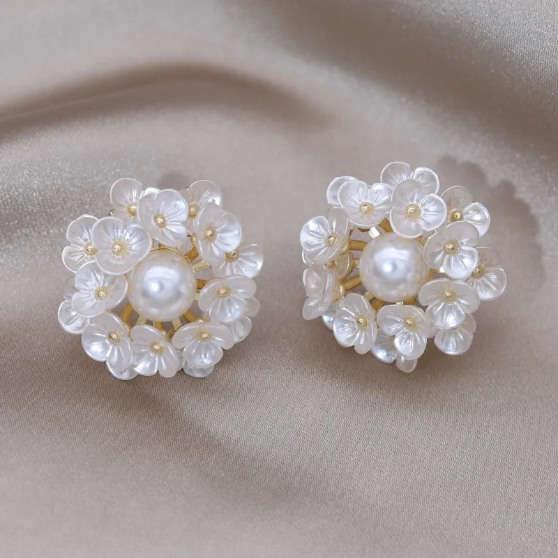 Handmade White Flower Pearl Earring