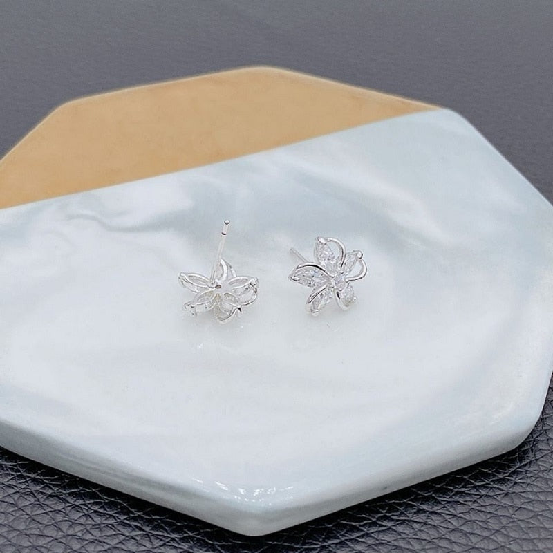 Crystal Flower Stud Earrings (silver/gold)