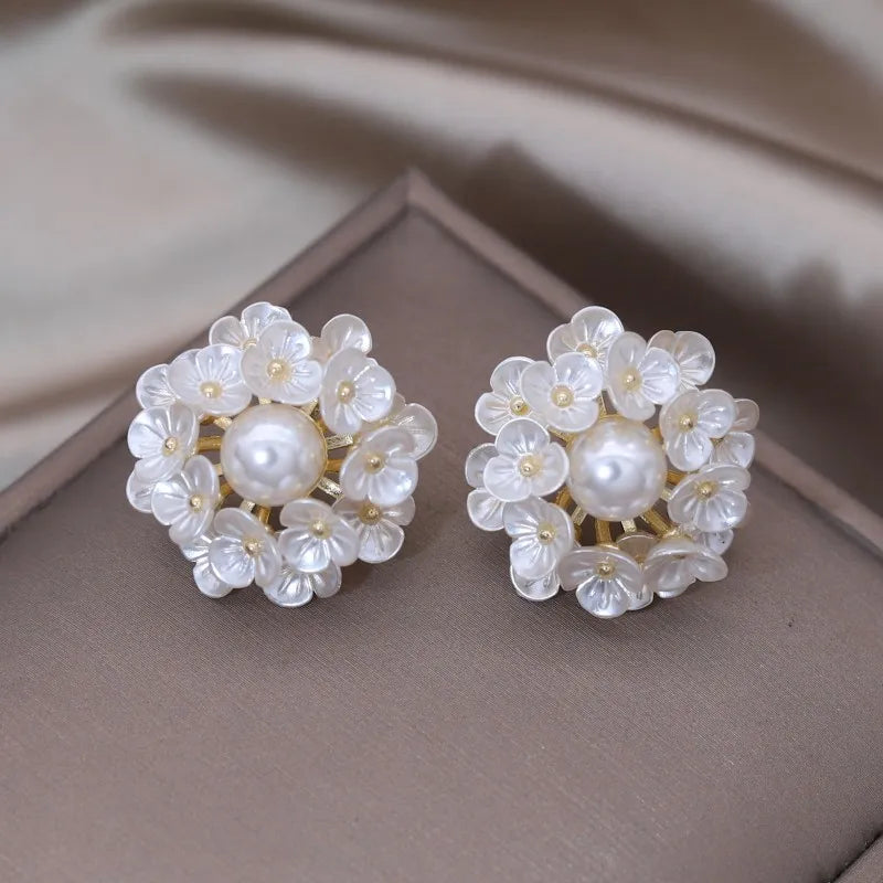 Handmade White Flower Pearl Earring