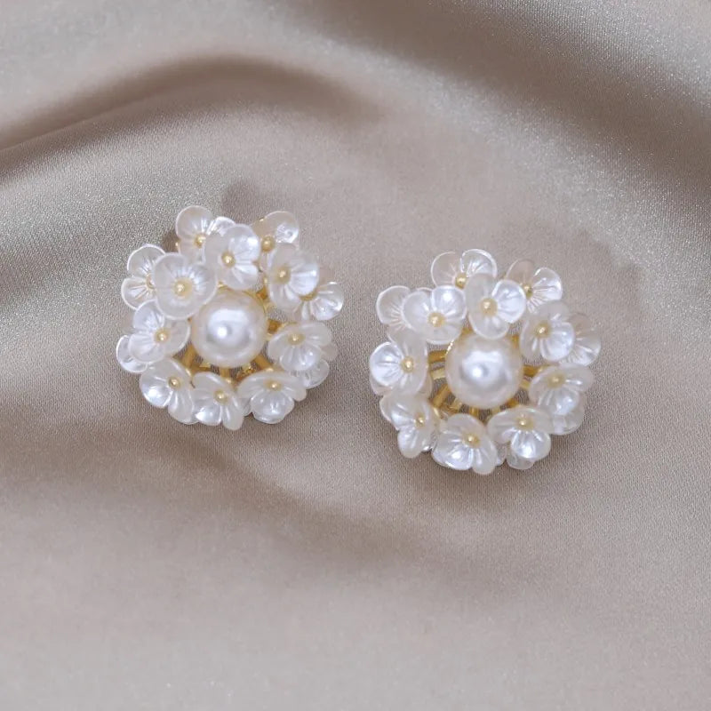 Handmade White Flower Pearl Earring