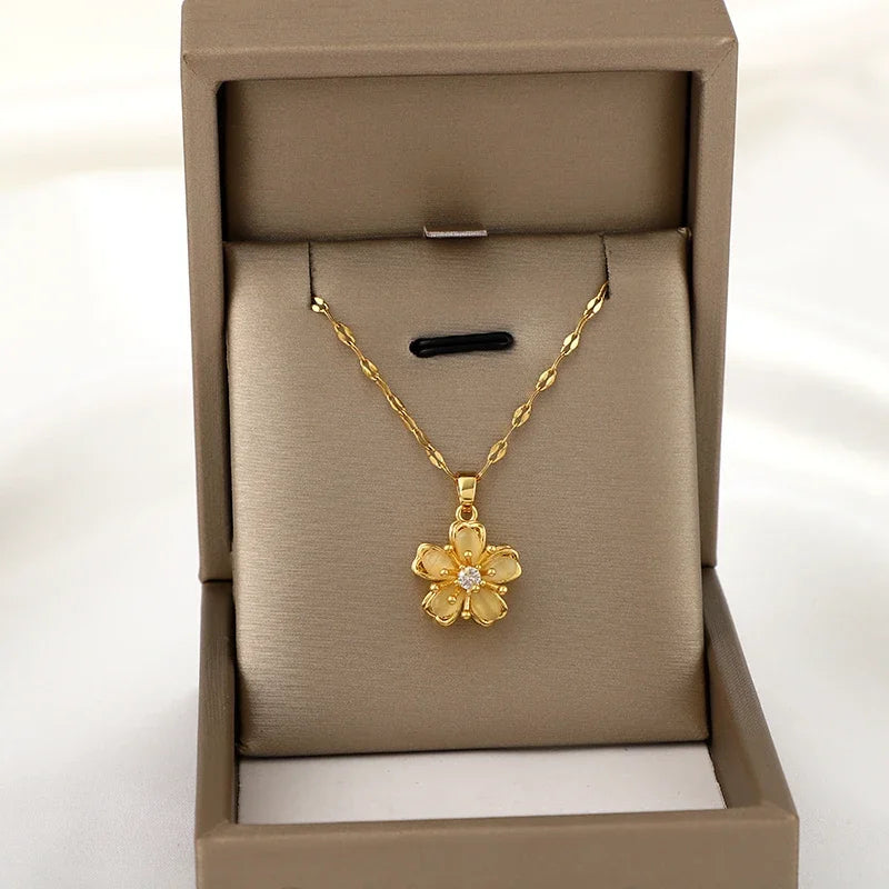 360° Rotatable Flower Necklace