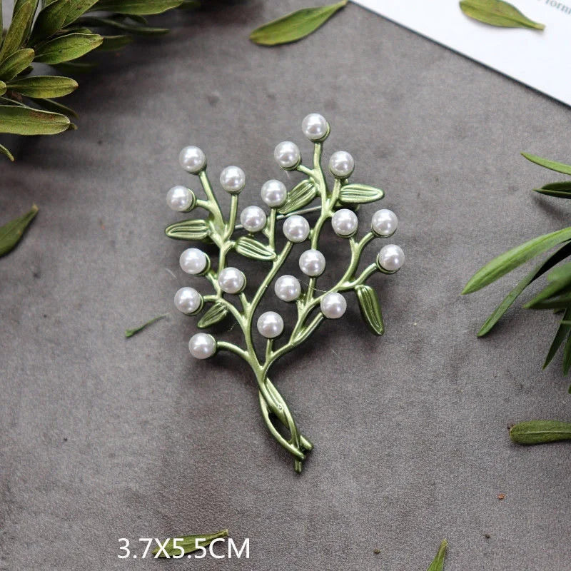 Handmade Exquisite Green Plant Flowers Brooches