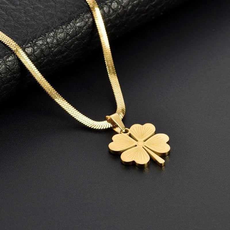 Chic Lucky Clover Necklace/Earrings/Bracelet